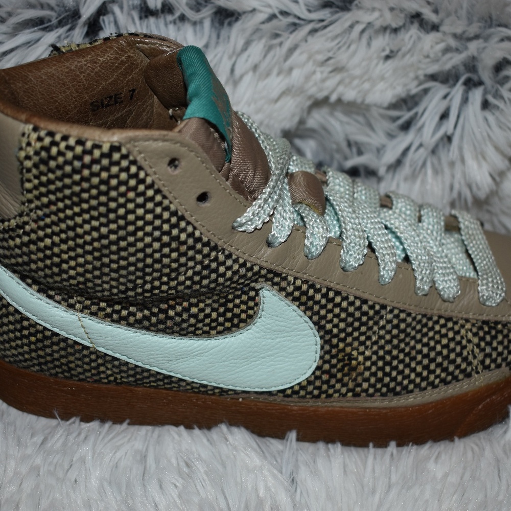 Nike Womens Blazer 73 Premium Tweed Size 7